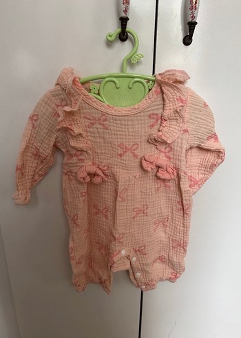 Pembe Nakışlı Fırfırlı Bebek Tulum - Görsel 4