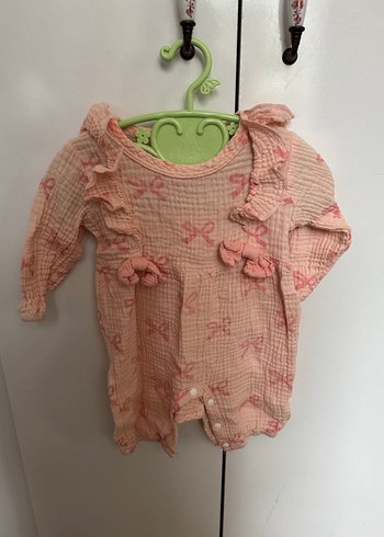 Pembe Nakışlı Fırfırlı Bebek Tulum - Görsel 2