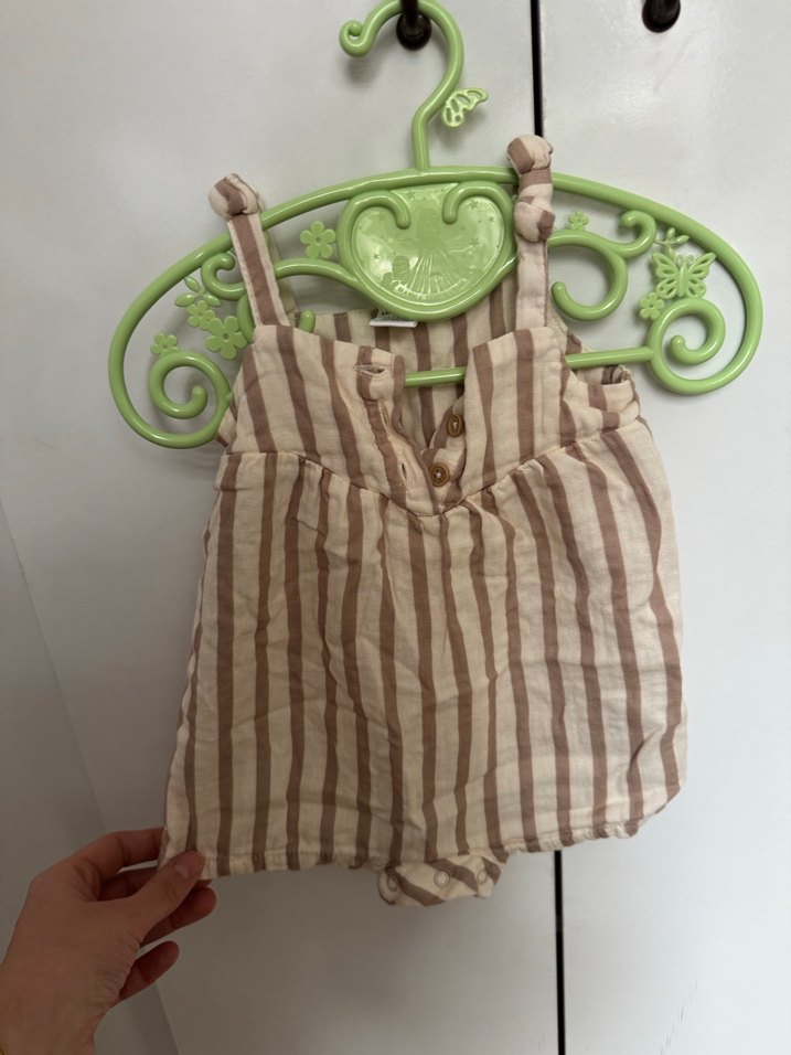 Bej Çizgili Askılı Bebek Tulum - Görsel 3