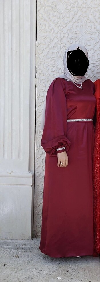 Kımızı saten tesettür abiye elbise