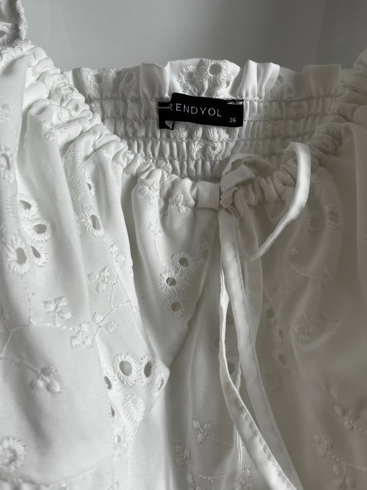 Beyaz elbise - Görsel 2
