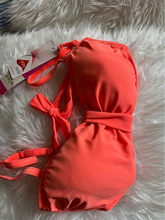 Bikini üstü