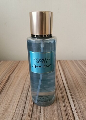 Victoria's secret aqua kiss vücut spreyi