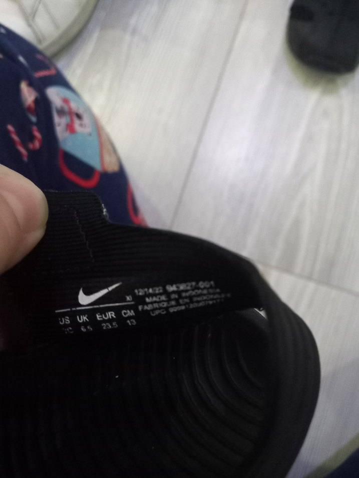 Erkek Çocuk Siyah Cırtcırtlı Kauçuk Terlik - Görsel 4