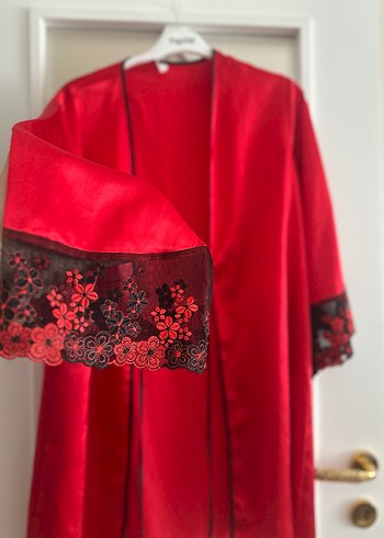 Kadın Kırmızı Uzun Bohem Nakışlı Sabahlık - Görsel 3