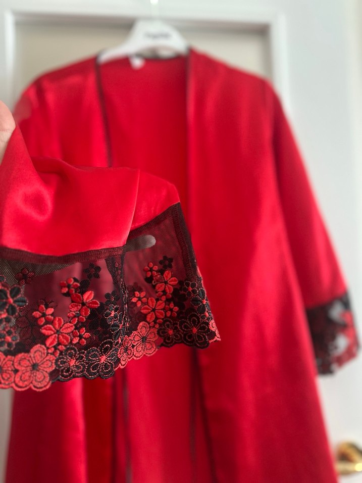 Kadın Kırmızı Uzun Bohem Nakışlı Sabahlık - Görsel 5