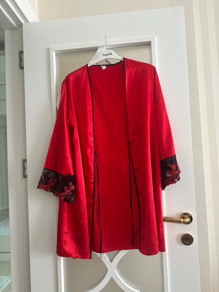 Kadın Kırmızı Uzun Bohem Nakışlı Sabahlık - Görsel 4