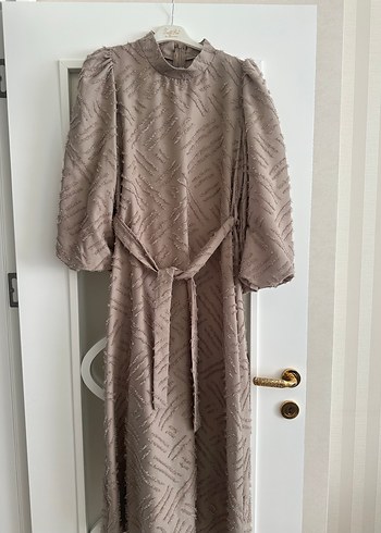 Bohem Tarzı Simli Bej Elbise - Görsel 4