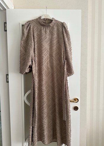 Bohem Tarzı Simli Bej Elbise - Görsel 10