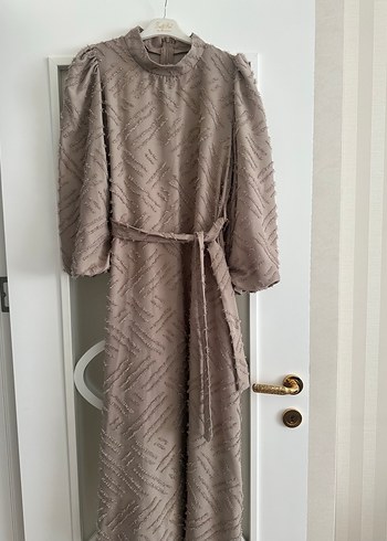 Bohem Tarzı Simli Bej Elbise - Görsel 7