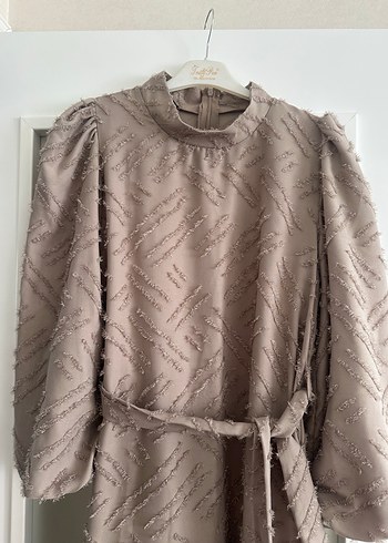 Bohem Tarzı Simli Bej Elbise - Görsel 6