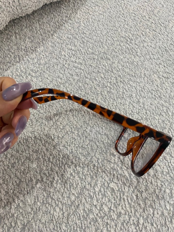 Kahverengi Şeffaf Kadın Gözlüğü - Görsel 3