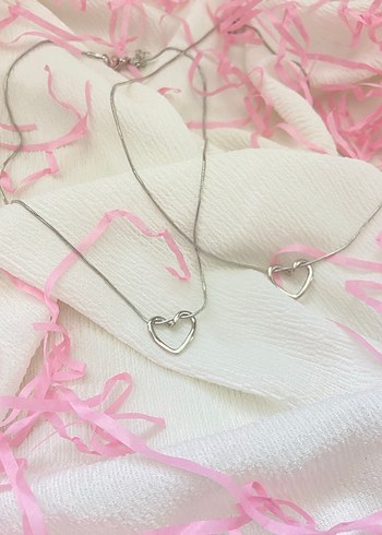 Pembe Kurdeleli Kalp Detaylı Kadın Kolye - Görsel 3