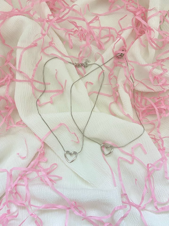 Pembe Kurdeleli Kalp Detaylı Kadın Kolye - Görsel 4