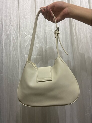 Beden BERSHKA ÇANTA