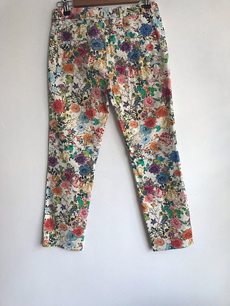 Zara Çiçek desenli pantolon