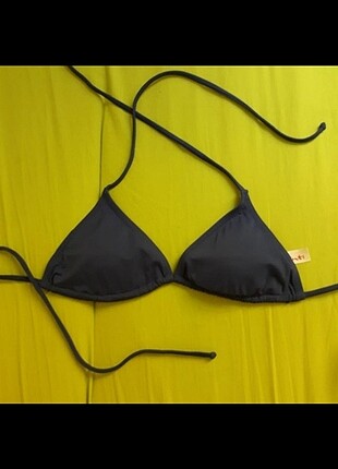 Üçgen bikini üstü 