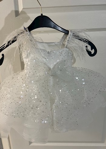Gelinlik Beyaz Mini Düğün Elbisesi, Tüy Detaylı 1 yaşa uygun