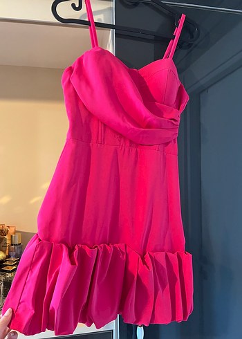 Pembe Elbise - Görsel 2