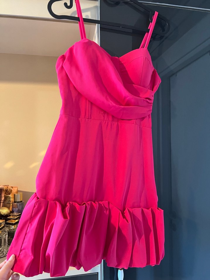 Pembe Elbise - Görsel 2