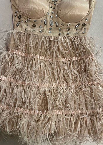 Tüy Detaylı Mini Straplez elbise - Görsel 4