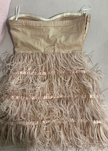 Tüy Detaylı Mini Straplez elbise - Görsel 3