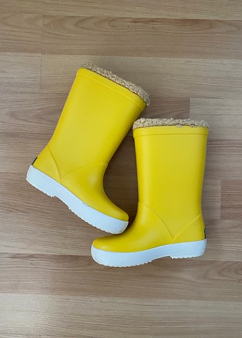 24 Beden sarı Renk Yağmur botu