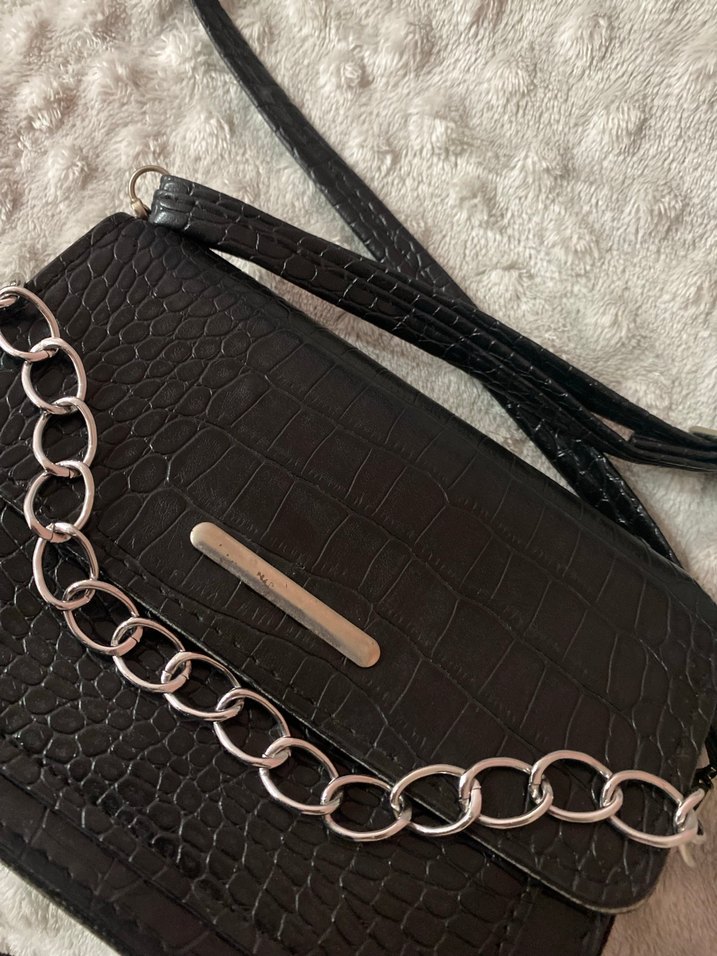 Siyah Yılan Desenli Zincirli Deri Çanta - Görsel 2