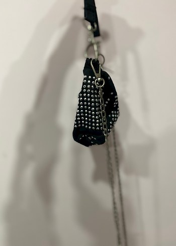 Pul Detaylı Siyah Çanta - Görsel 3