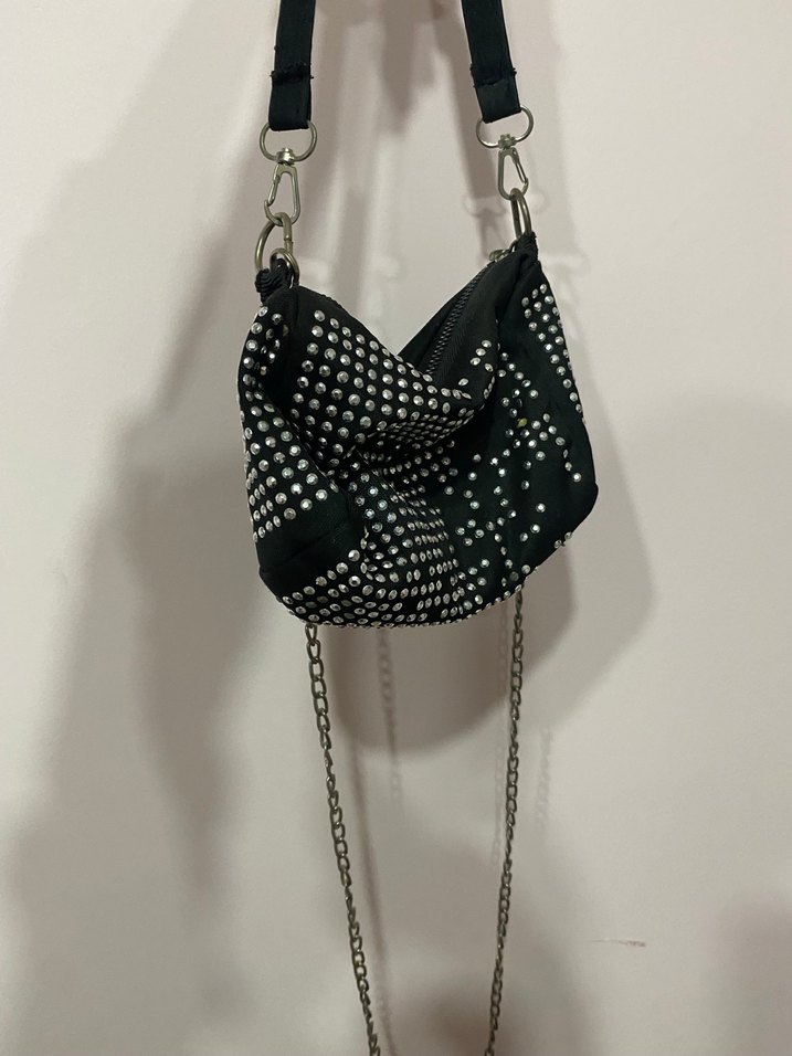 Pul Detaylı Siyah Çanta - Görsel 2