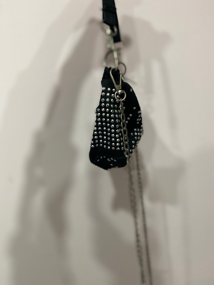 Pul Detaylı Siyah Çanta - Görsel 3