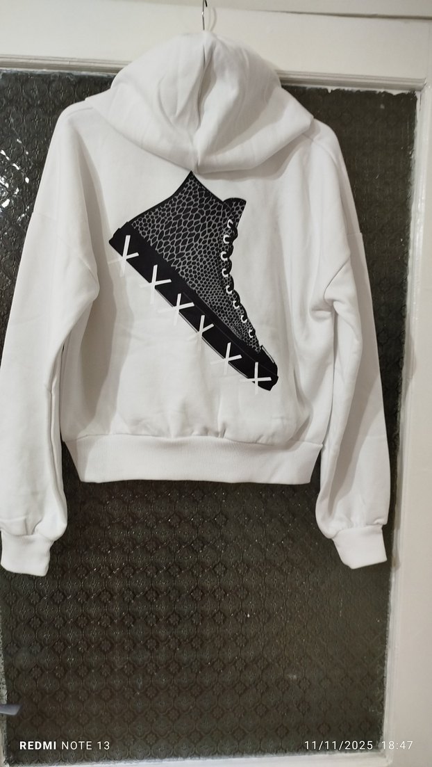 Kadın Beyaz Kapüşonlu Oversize Sweatshirt - Görsel 3