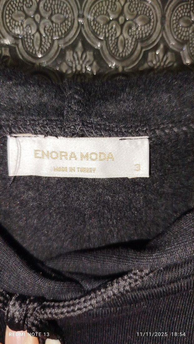 Siyah Kapüşonlu Rahat Kesim Sweatshirt - Görsel 4