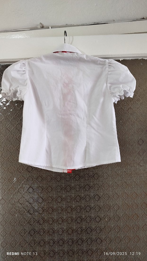 Kız Çocuk Beyaz Fırfırlı Kısa Kollu Gömlek - Görsel 3