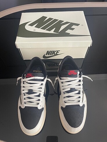 Travis Scott x Air Jordan 1 Low Olive