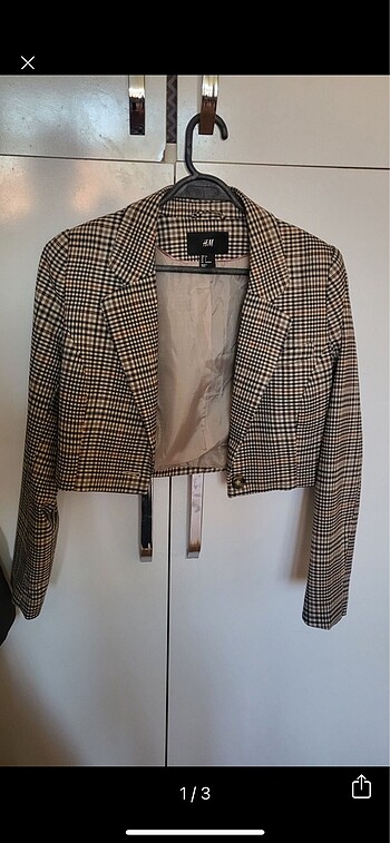 H&M Crop Blazer