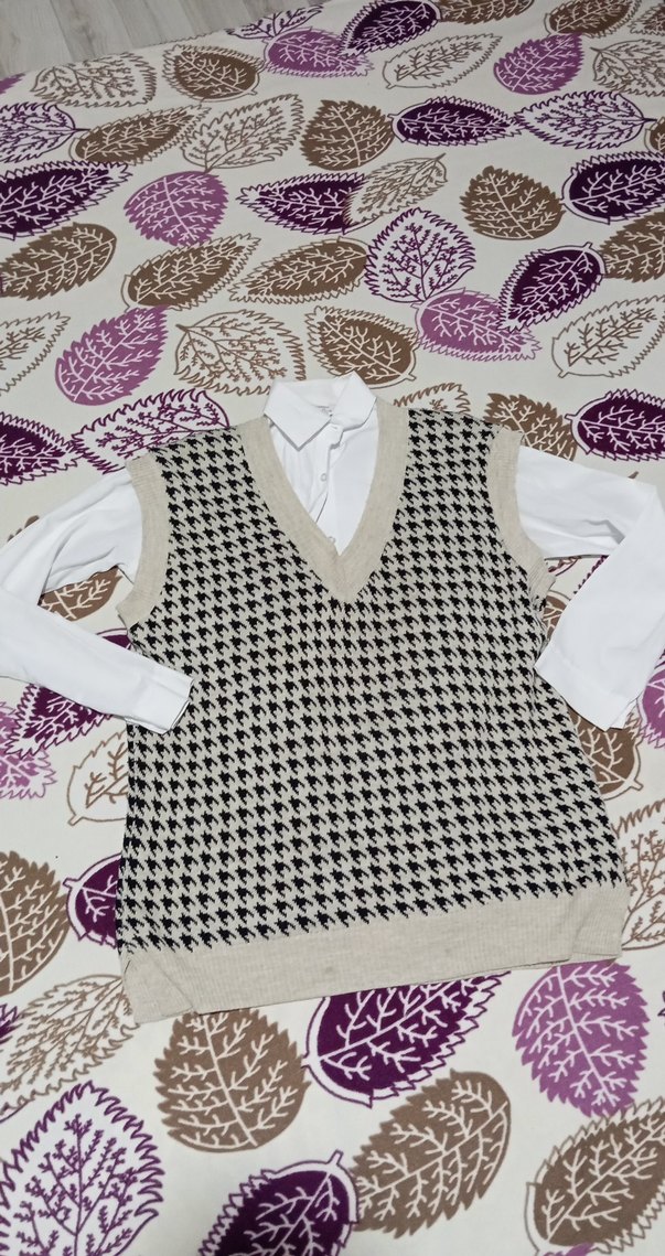 Kadın V Yaka Örgü Süveter ve gömlek - Görsel 3