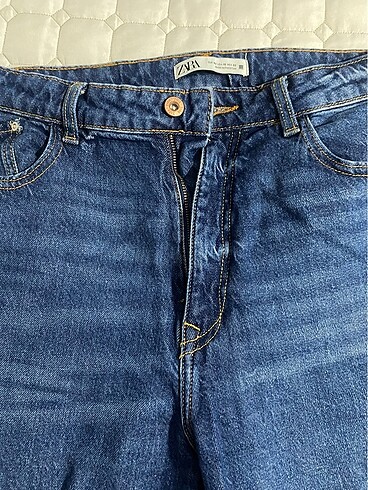 ZARA MOM JEAN