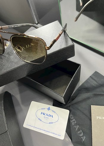 Parlak Altın Renkli Klasik Prada Güneş Gözlüğü - Görsel 3
