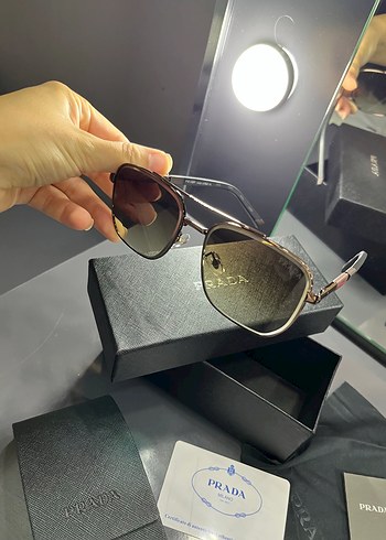 Parlak Altın Renkli Klasik Prada Güneş Gözlüğü - Görsel 4