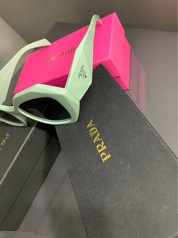 Prada gözlük