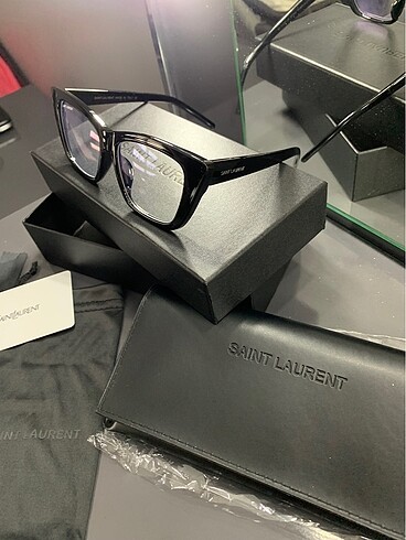 Ysl gözlük
