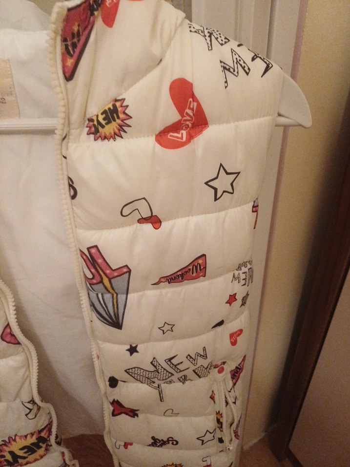 Zara marka  11 12 yas Kız Çocuk Beyaz Baskılı Fermuarlı Yelek - Görsel 3