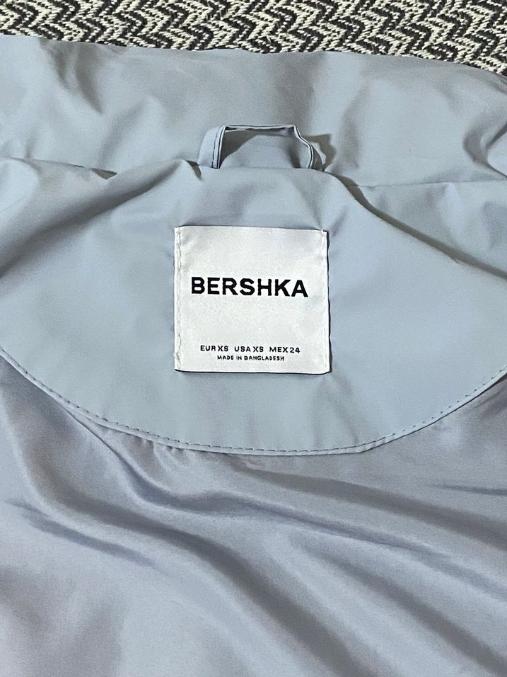 Bebek mavisi bershka sisme yelek - Görsel 3