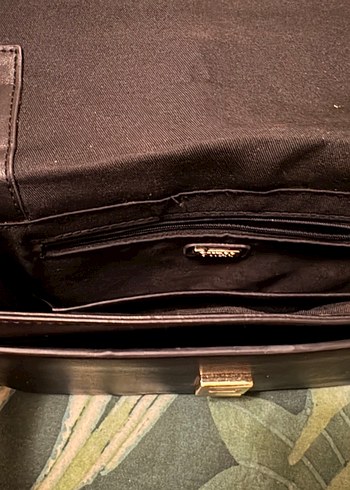 Zincir Detaylı Deri Çanta - Görsel 3