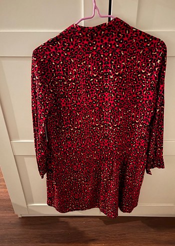 Kırmızı Leopar Desenli V Yaka Uzun Kollu Tunik - Görsel 3