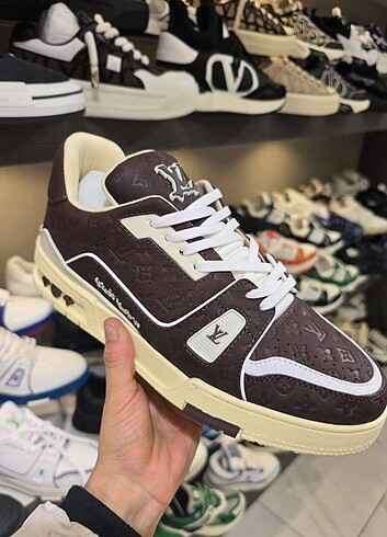 43 Beden çeşitli Renk Louis Vuitton Trainer 41-45 Arası