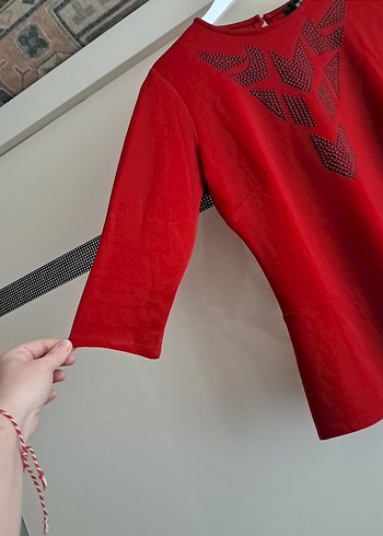 Nakışlı Kırmızı V Yaka Kadın Bluz - Görsel 4