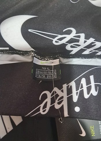 Nike Siyah Baskılı Spor Tayt - Görsel 4