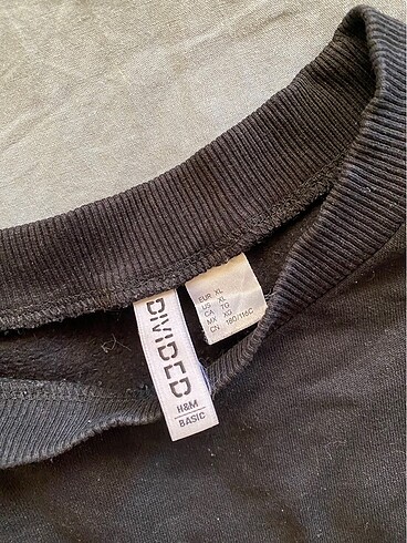 H&M hm sweatshirt